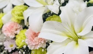 【お悔やみ】花｜いつ送る？｜時期｜タイミング｜マナー