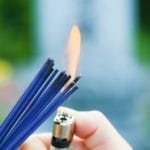 【仏壇】線香｜2本｜意味｜宗派｜作法｜回数｜歴史