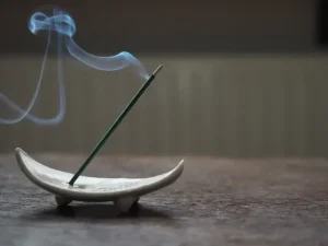 【線香】煙の動き｜意味｜スピリチュアル｜吉兆