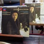 【葬式で流す曲】なんJで話題の選曲｜意外な名曲も？