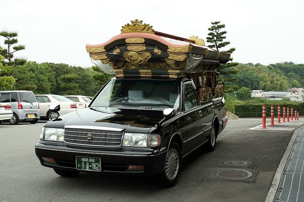 エホバの証人の葬儀と墓|教義に基づいた葬送のあり方