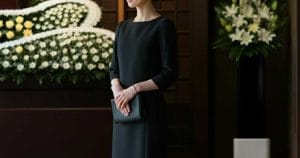 嫁いだ娘の葬儀での服装｜喪服？平服？立場別の適切な服装