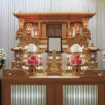 葬儀の写真を飾る｜遺影や集合写真の扱い方とマナー