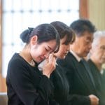 葬式での写真撮影マナー｜故人を偲ぶための注意点