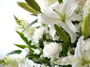 葬式の花を個人に贈る｜タブーとされているケースと注意点